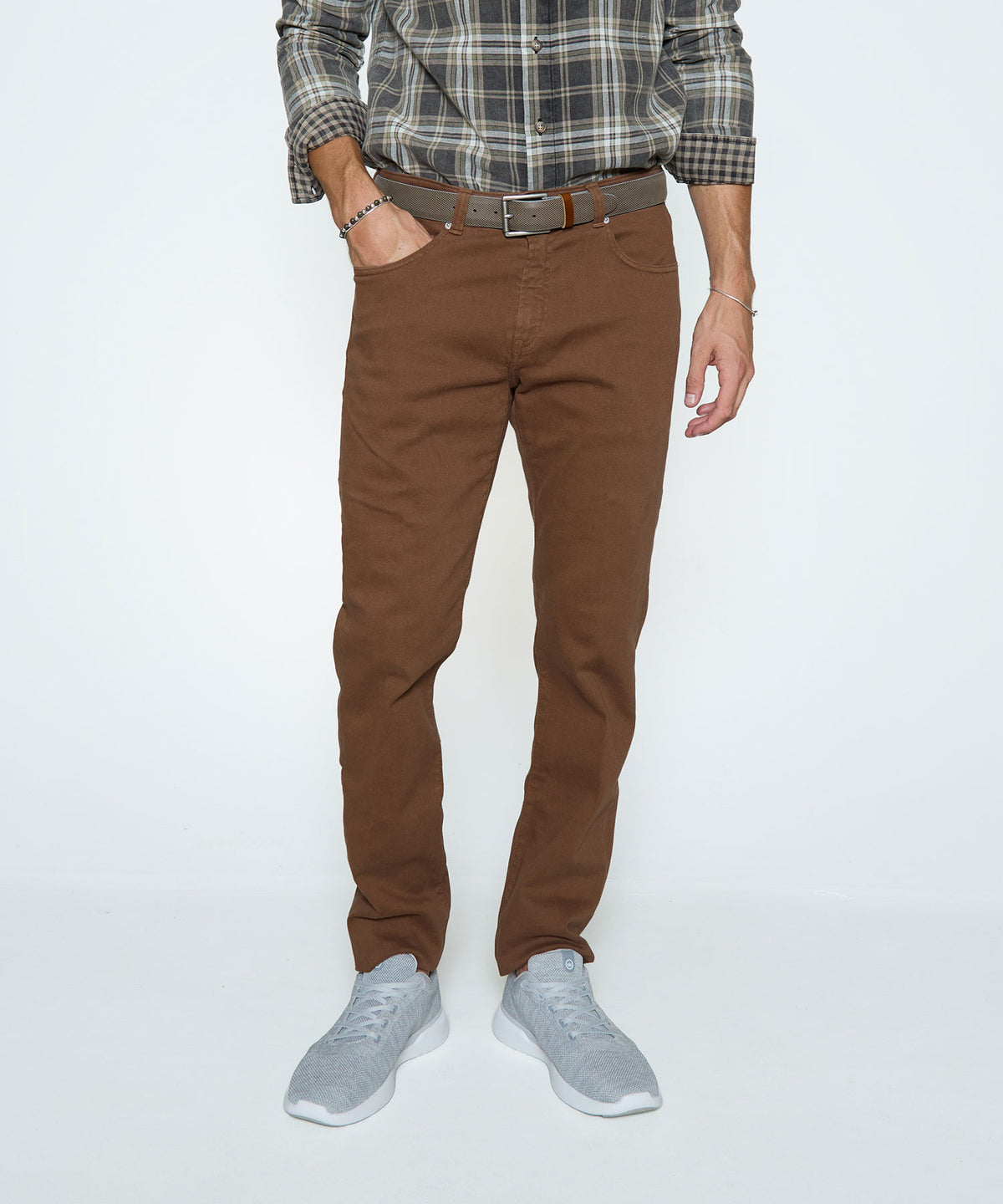 Brown stretch denim jeans with straight legs and belt loops, full front view., Westport Black Men's Big & Tall